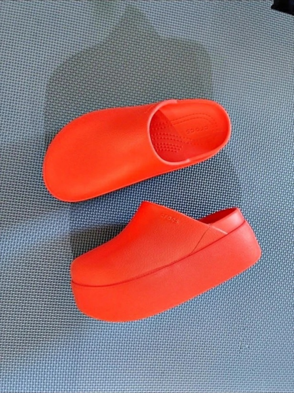 Crocs Classic Crush Clog Platform Clogs in Orange